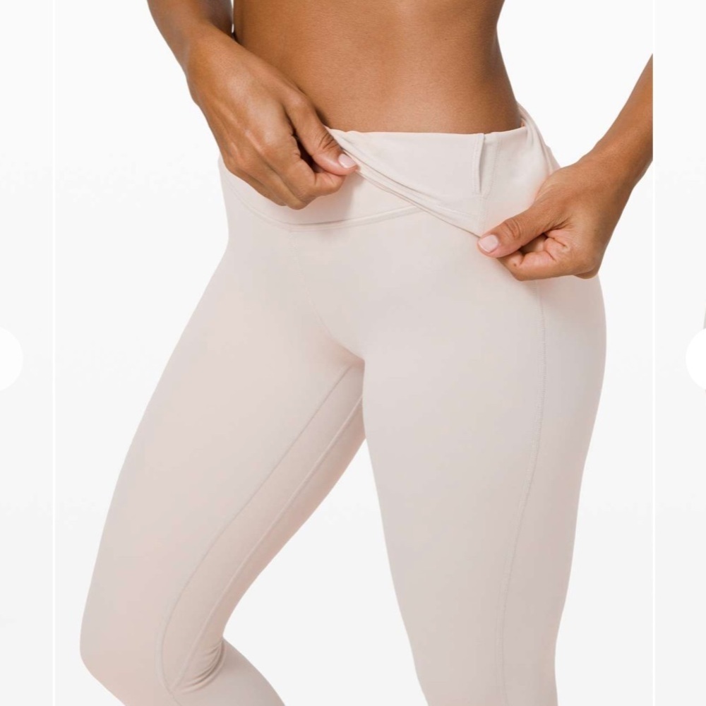 Lululemon Align Pant 28"
Chrome size 10 - Picture 4 of 11